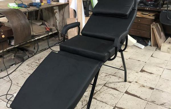 En Limpio, fabrican camillas reclinables para enfermos por covid