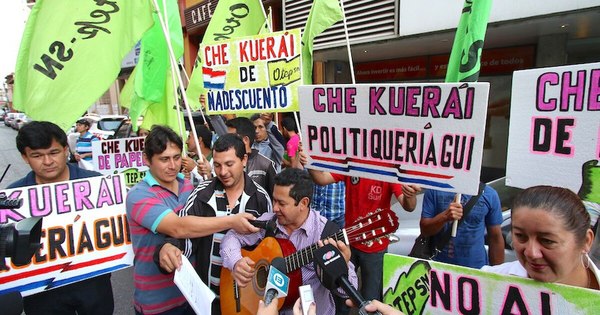 La Nación / Gremios docentes solicitan al BNF seis meses de prórroga en el pago de deudas