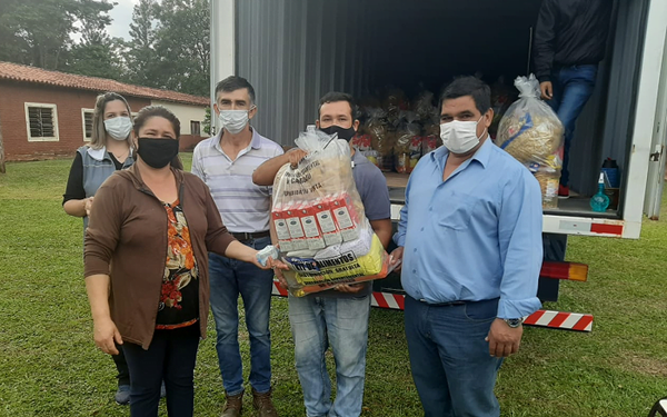 Gobernación continúa con la entrega de kits de alimentos - Noticiero Paraguay