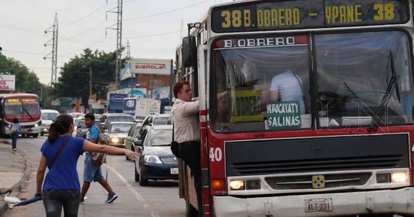 La Nación / Aprueban ley que cancela itinerario a empresas que incurren en reguladas