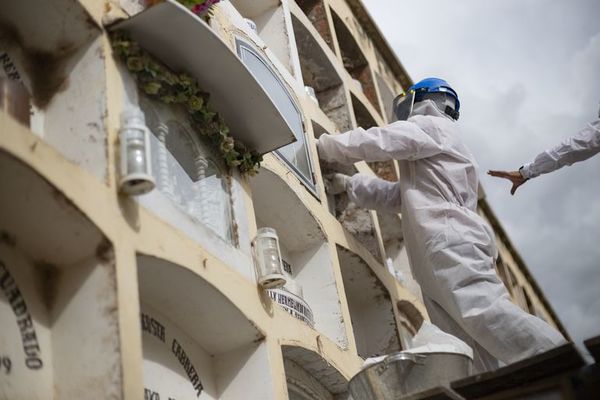 Perú registra récord de 314 muertos por covid en 24 horas, a cuatro días de elecciones - Mundo - ABC Color