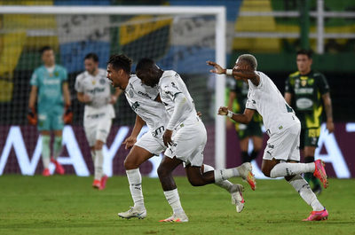 Palmeiras sorprende a Defensa y Justicia | OnLivePy