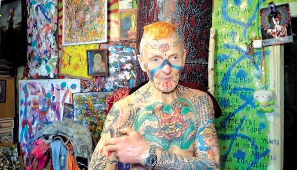 Crónica / Jubilado es furor por sus tatuajes