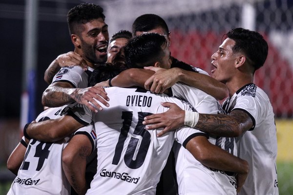 Libertad cumplió en casa, derrotó a Atlético Nacional y no recibió goles