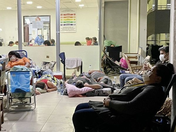 Asegurados del IPS ruegan por fármacos y camas en terapia