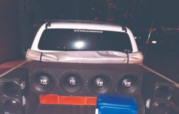 Detenido por escuchar música a todo volumen y disparar al aire