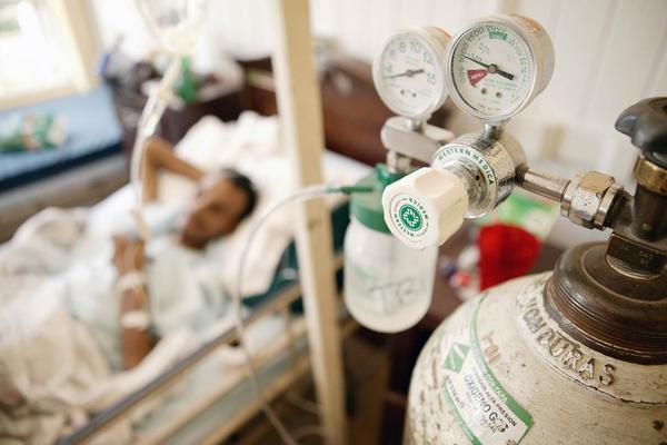 Casi 40 pacientes dependientes de oxígeno en hospital de Villa Elisa 'están en zozobra' por problemas de suministro