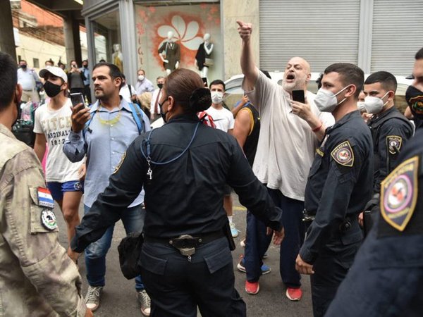 Denuncian a joven que golpeó al policía y a Payo Cubas por "resistencia y tentativa de lesión grave"