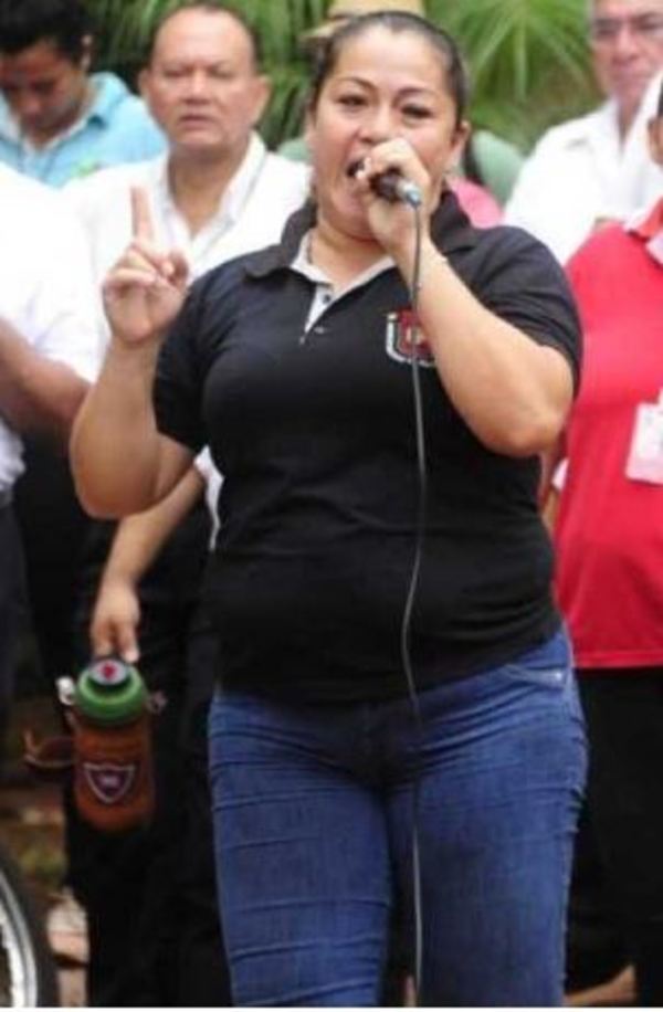 Acusan a Aida Molinas por estafa de G. 21.500.000 en venta de camión - La Clave