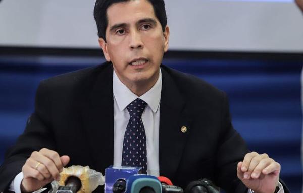 Vacunas rusas arriban hoy al país, según Federico González