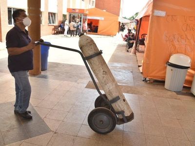El insuficiente stock de oxígeno preocupa a sanatorios privados