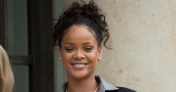 Joven marchó junto a Rihanna y no se dio cuenta hasta que le pidió su Instagram - SNT