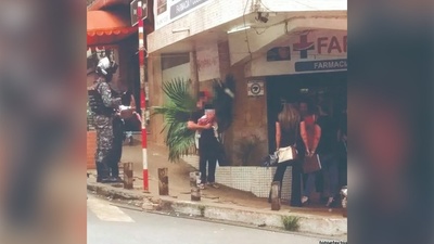PEGABAN A SU BEBÉ PARA HACERLE LLORAR Y LUEGO PEDIR PLATA EN LA CALLE
