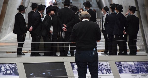La Nación / Israel conmemora el Día del Holocausto