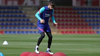 Piqué entrenó con el plantel a dos días del clásico - Fútbol - ABC Color