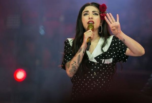 Mon Laferte y Gloria Trevi unen fuerzas en “La Mujer” - Música - ABC Color