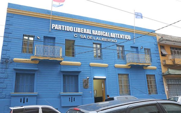 Marcos Antonio Báez firmaba asistencia en el PLRA, confirma administrador financiero | Ñanduti