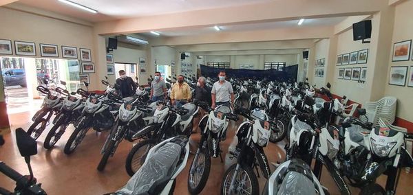 Inician entrega de 68 motopatrullas en Alto Paraná - ABC en el Este - ABC Color