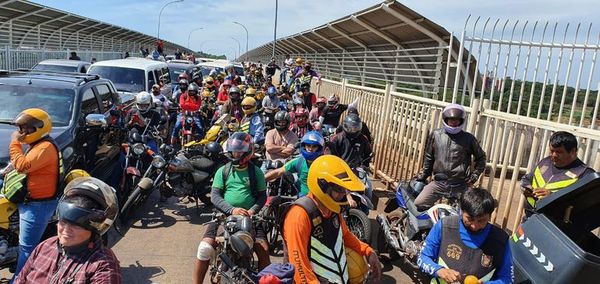 Paseros siguen movilizados y no descartan otro bloqueo de ruta - ABC en el Este - ABC Color