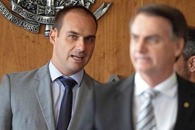 Hijo de Bolsonaro lanza improperios contra diputadas opositoras - Mundo - ABC Color
