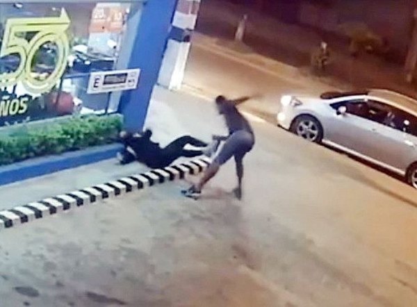 Crónica / “Tengo doble fractura en la mandíbula”, dijo