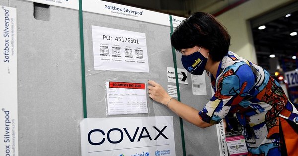 La Nación / Covax apoya la fórmula de AstraZeneca y lleva vacunación a 100 países