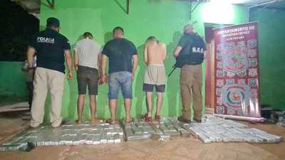 Incautan más de 100 kilos de marihuana y detienen a dos paraguayos y un brasileño - La Clave