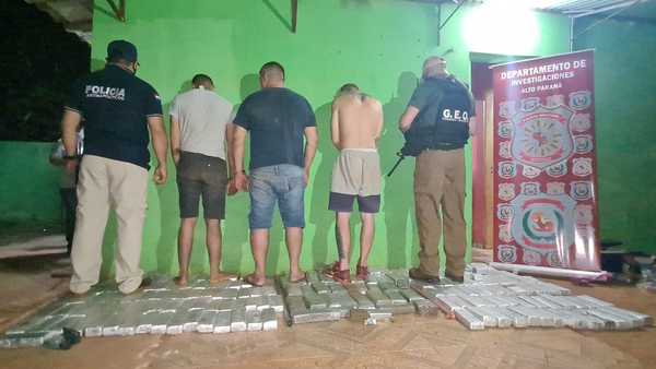 Incautan más de 100 kilos de marihuana y detienen a dos paraguayos y un brasileño - La Clave
