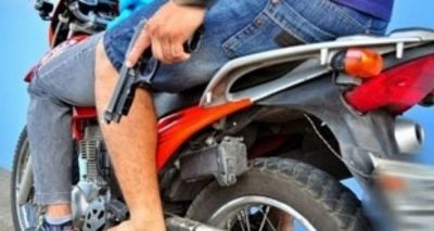 Hombre forcejeó con asaltante y lo despojó de su arma