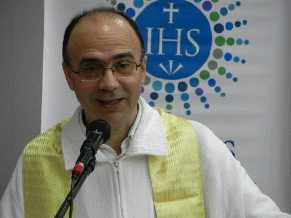 Sacerdote jesuíta presenta “La Pasión de Cristo en Guarani”, un relato en verso de 80 estrofas | Ñanduti