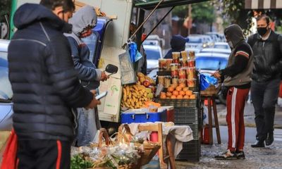 Jóvenes latinoamericanos buscan trabajo