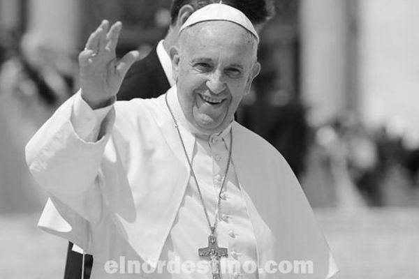 Francisco bajó el sueldo de los cardenales, de los jefes y secretarios de ministerios, y el de los clérigos y religiosos