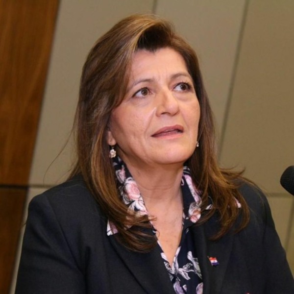 Ovelar plantea impuestos “más equitativos de acuerdo a la contribución de cada sector” | Ñanduti
