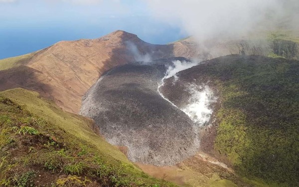 Entró en erupción un volcán en la isla de San Vicente y las Granadinas - Megacadena — Últimas Noticias de Paraguay