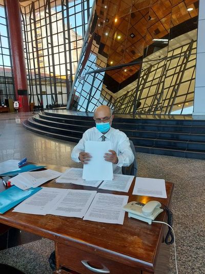 Presentan al Congreso proyecto de ley que agiliza compra de medicamentos de Clorinda - Nacionales - ABC Color