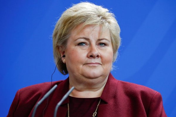 Multan a primera ministra de Noruega por infringir norma anticovid