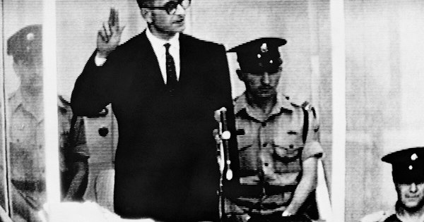La Nación / Hace 60 años, Israel sentaba en el banquillo de los acusados al nazi Adolf Eichmann