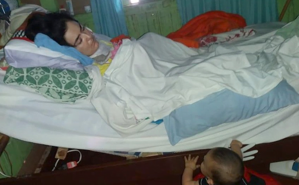 Entró feliz al hospital para dar a luz, salió en estado vegetativo - Noticiero Paraguay