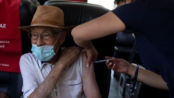 VACUNACIÓN A ADULTOS MAYORES SE INICIARÁ EN LOS PRÓXIMOS DÍAS