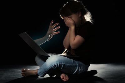 Maltrato, abuso y explotación sexual de menores encabezan las vulneraciones denunciadas en el 147 Fono Ayuda  - Nacionales - ABC Color