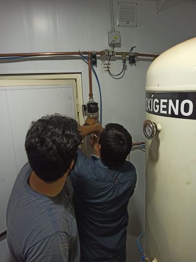 Directora del Hospital Nacional “demuestra” que planta de oxígeno no funcionaba - Nacionales - ABC Color