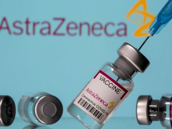 Salud suspende uso de vacuna AstraZeneca en menores de 55 años