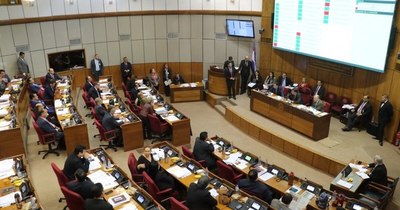 La Nación / Rechazan más impuestos ante despilfarro estatal