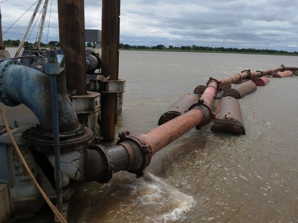Firmas esperan pagos para iniciar el dragado en el río