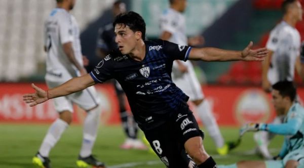 Con Montenegro como protagonista, IDV voltea y se impone a Grêmio