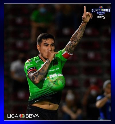 Darío Lezcano anota y desperdicia un penal en el mismo partido