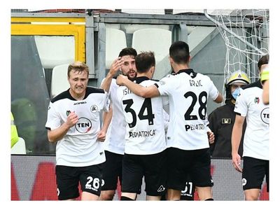 El Spezia condena al Crotone y da un paso agigantado hacia la permanencia