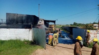 Incendio de grandes proporciones afecta a una aceitera en Ypané