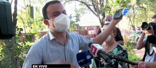 El desesperado clamor de un hombre por cama en UTI para su madre | Noticias Paraguay