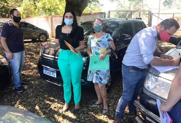 Fiscalía devuelve tres vehículos robados en Foz de Yguazú - ABC en el Este - ABC Color